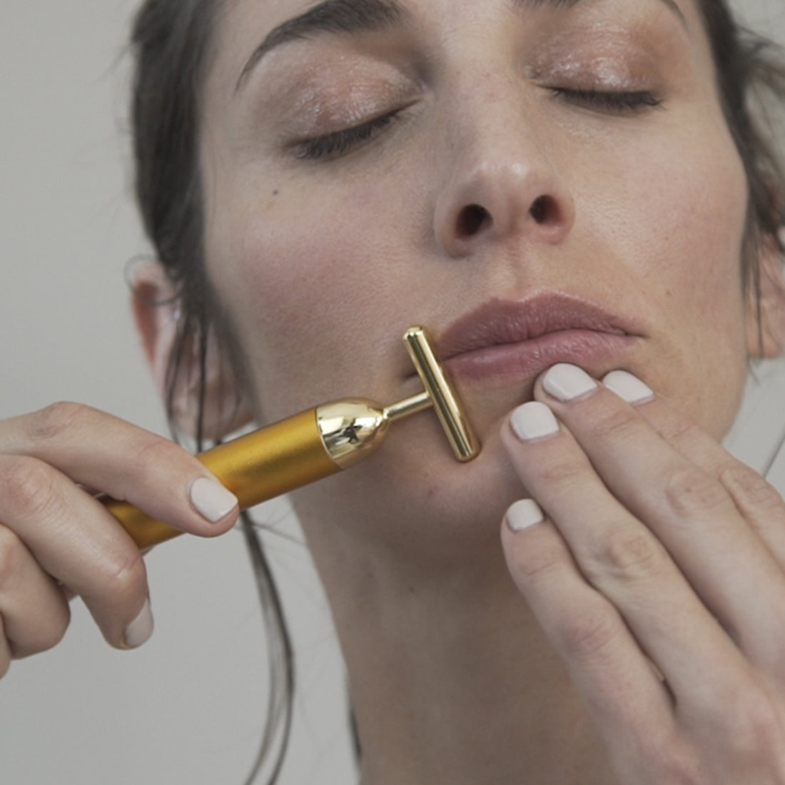 Gold Bar, masajeador facial con vibraciones TESSA